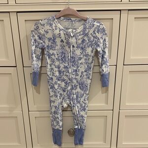 Posh Peanut Cream and Blue Floral Footie